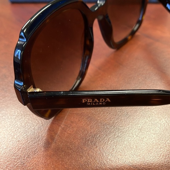 Prada Havana Frame Color SPR 16U Oversized Sunglasses + Box - Picture 4 of 10